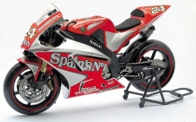images/productimages/small/Yamaha YZR M1 ref.nr.13665 Guilyo 1;10 nw. origineel.jpg